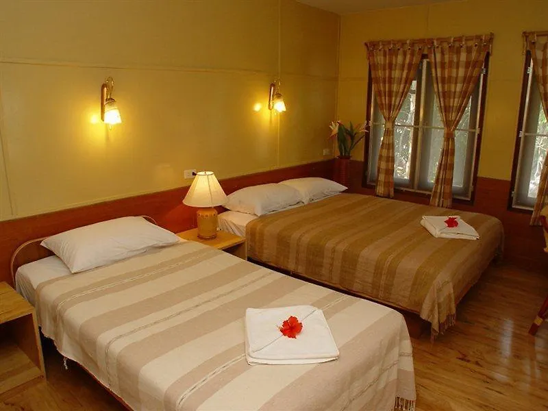 Moonlight Bay Resort Ko Lanta 4*,